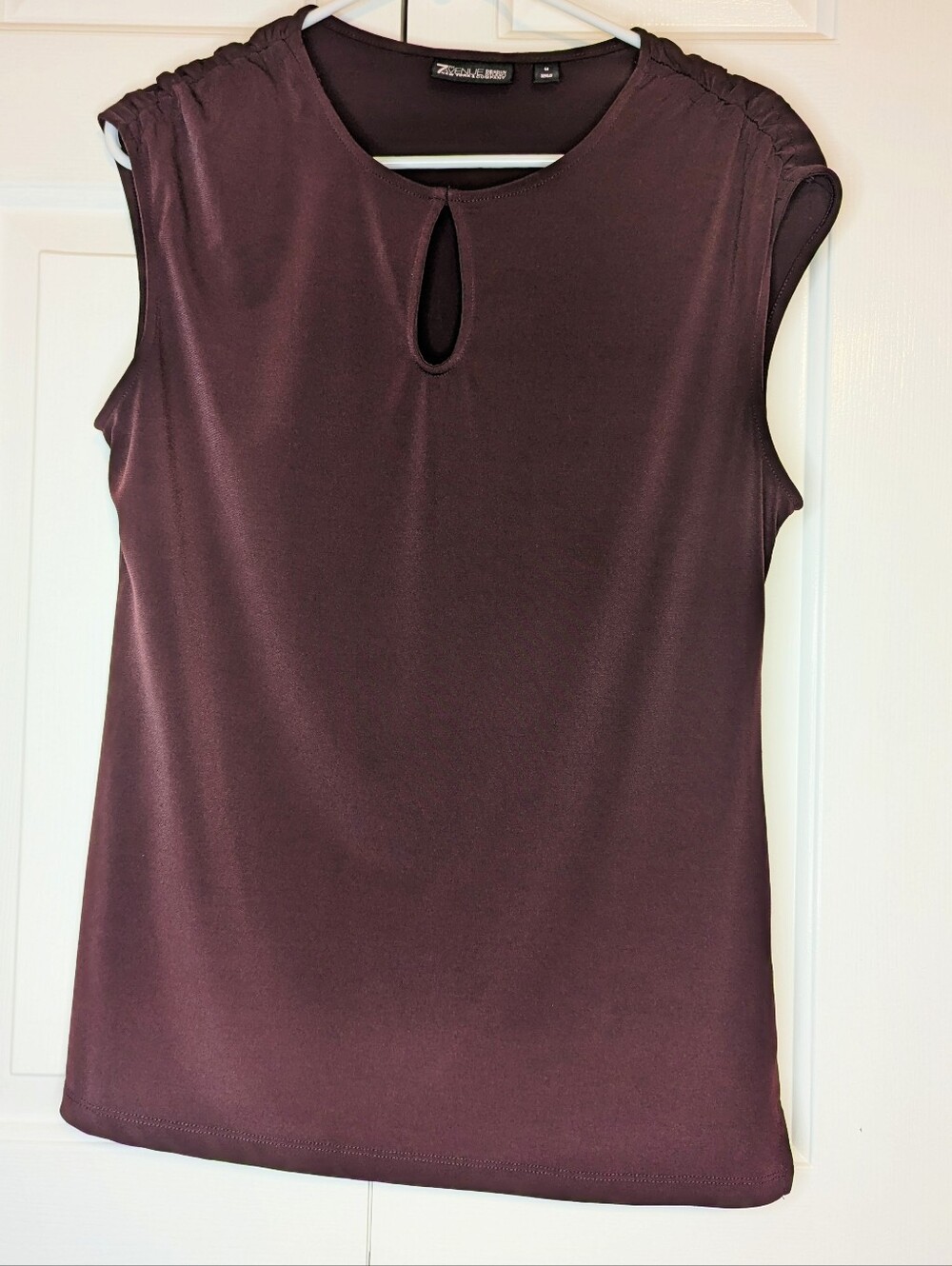Plum Sleeveless Keyhole Tank